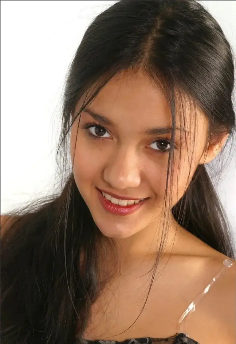 Premium Dubai elite companion Shaili from VIP female escorts in Downtown Dubai